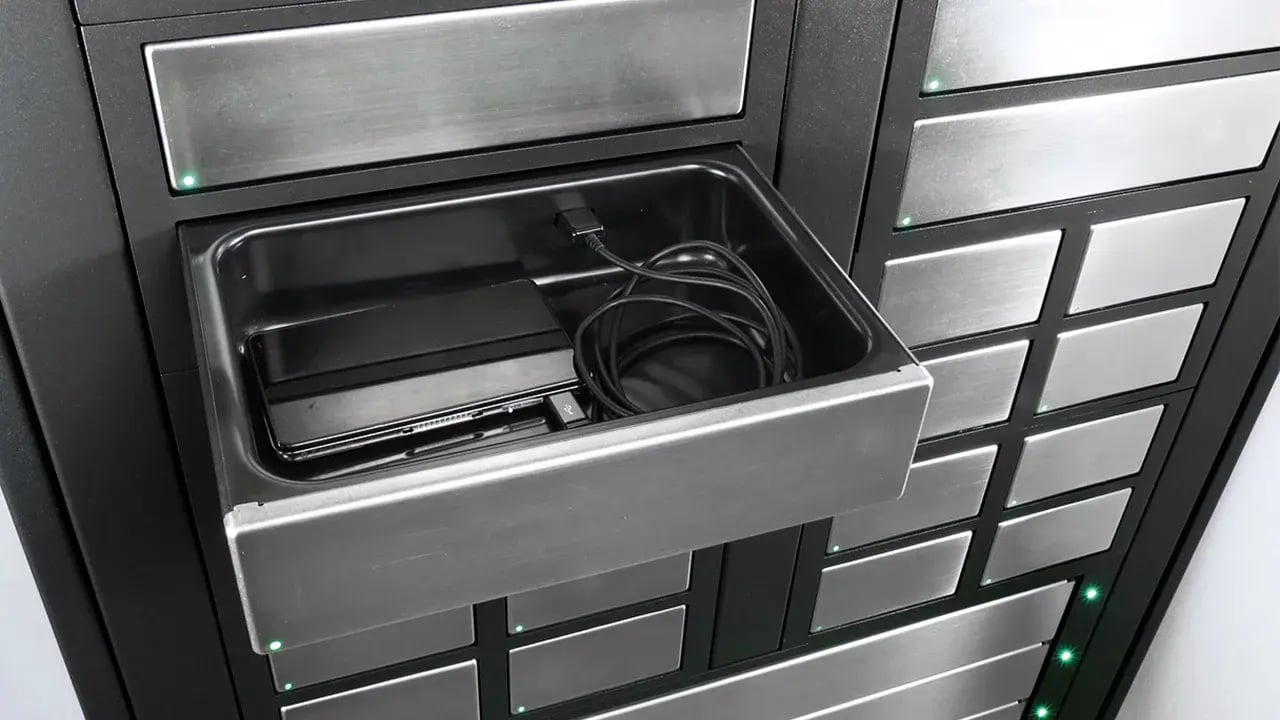 ecos_drawer_m2_charging_a_data_carrier