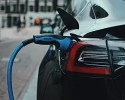 carbon-neutrality_electrified-fleet