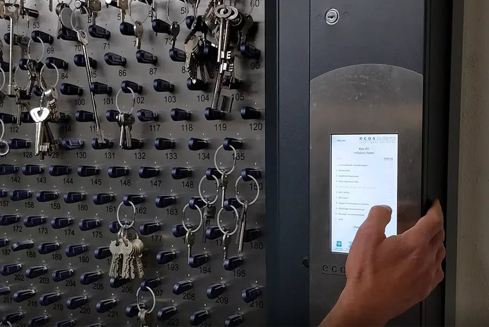 DE-Stadt-Blaubeuren-key-cabinet