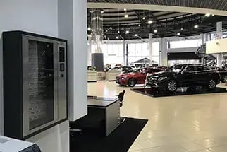RU-Mercedes-Panavto-showroom_322