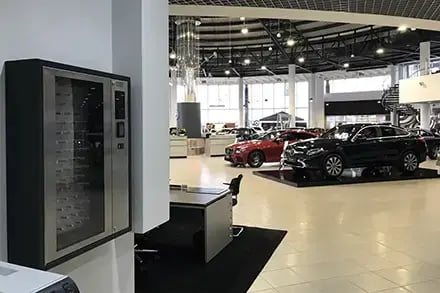 RU-Mercedes-Panavto-showroom_440x293