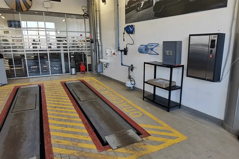 RU-Mercedes-Panavto-workshop