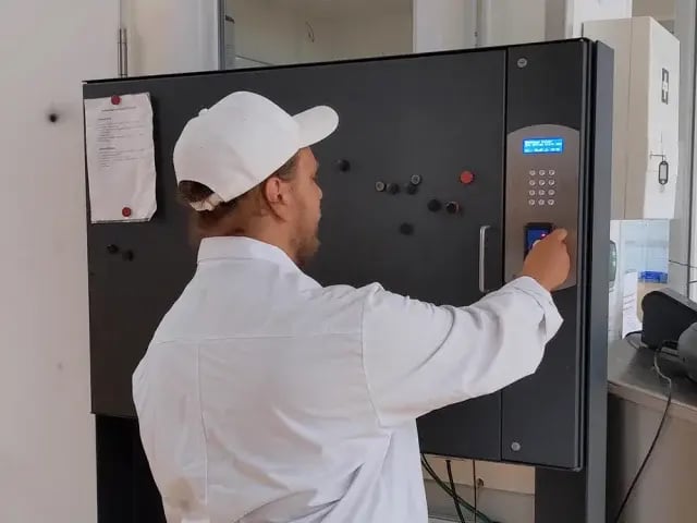 DE-Backhaus-Kutzer-key-cabinet-authentification