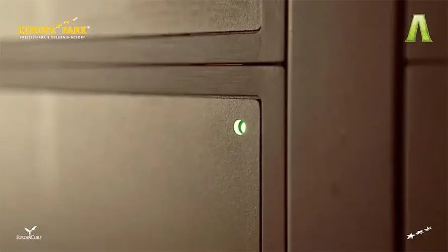 DE-Europa-Park-locker-step2