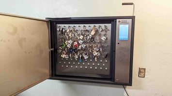 US-Golden-West-Casino-key-cabinet