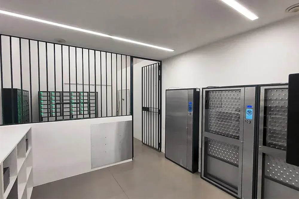 police-install-lockers-and-key-cabinets-7c7fdc0c