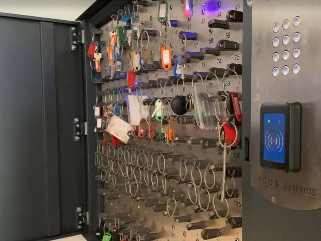 elektronischer Schlüsselschrank von ecos beim Backhaus Kutzer