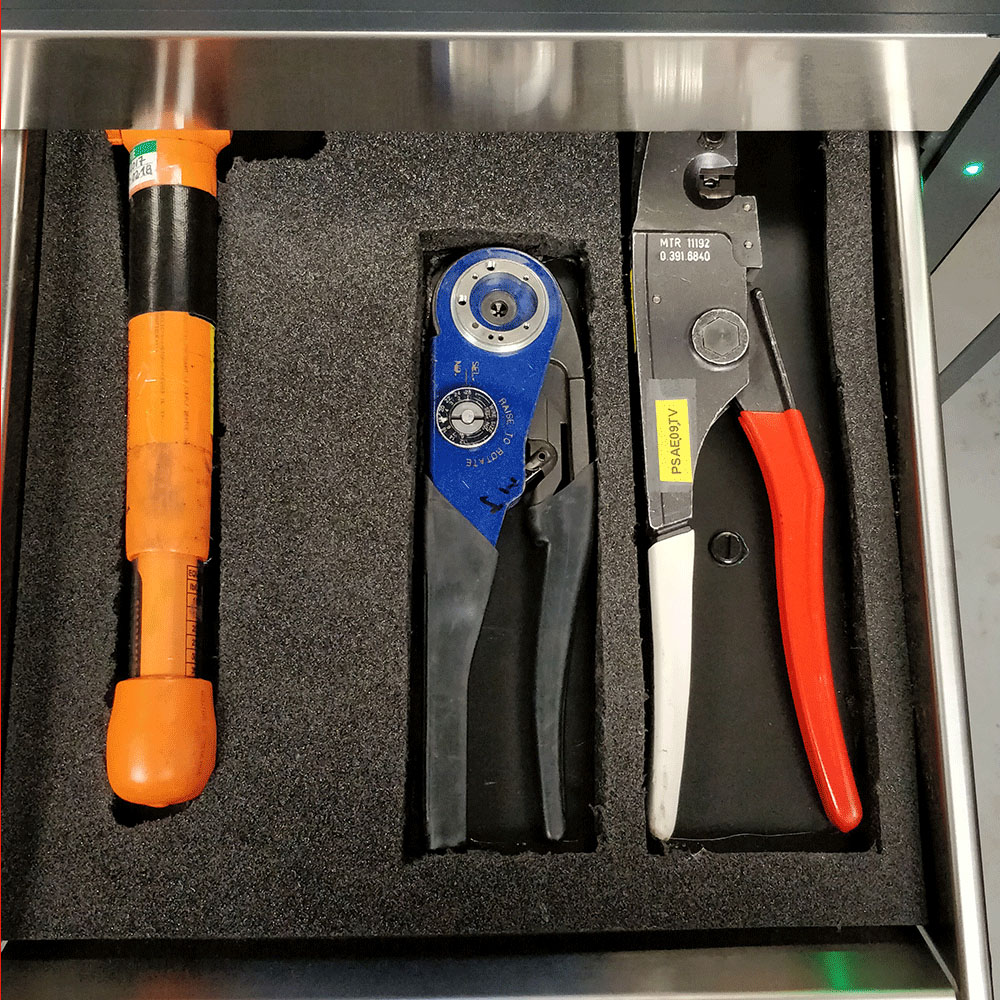 Werkzeuge in einem elektronischen Schließfach